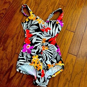 Maxine of Hollywood Swim One Piece Swimsuit Floral Print Swimwear